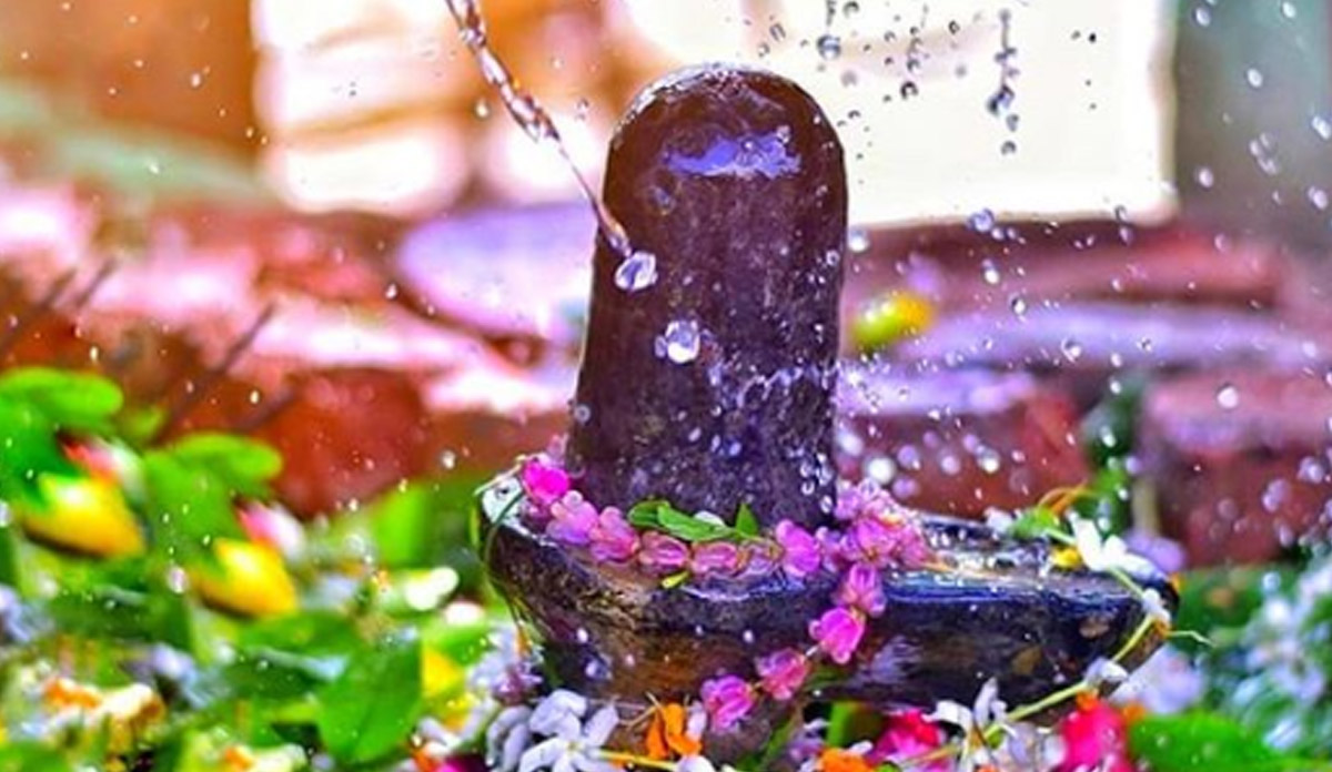 Sawan Shivratri 2020 Best Way For Jalabhishek On Shivling In Sawan  Jalabhishek Shubh Muhurat Samagri: सावन शिवरात्रि 2020: जानें क्या है  शिवलिंग पर जलाभिषेक करने का सही तरीका? साथ ही ...