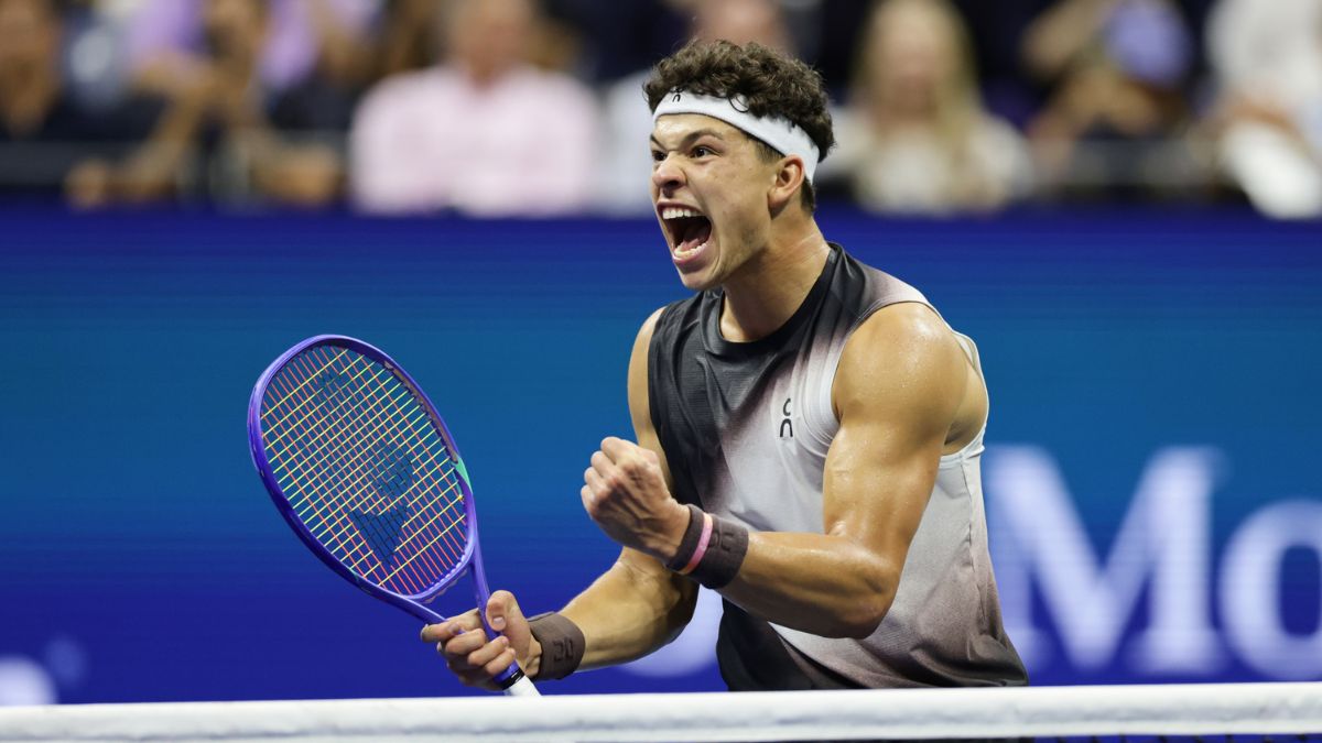 Ben Shelton stuns Carlos Alcaraz in five-set epic at US Open, qualifies for semis